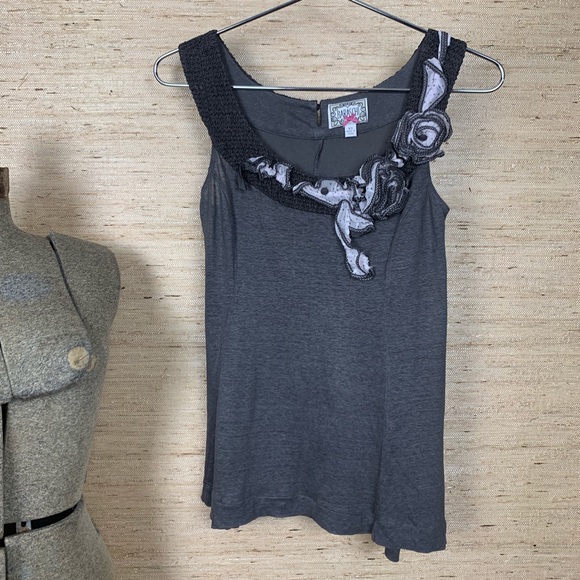 🍁Baraschi Gray/White Linen Floral Detail Tank Top - Picture 1 of 4